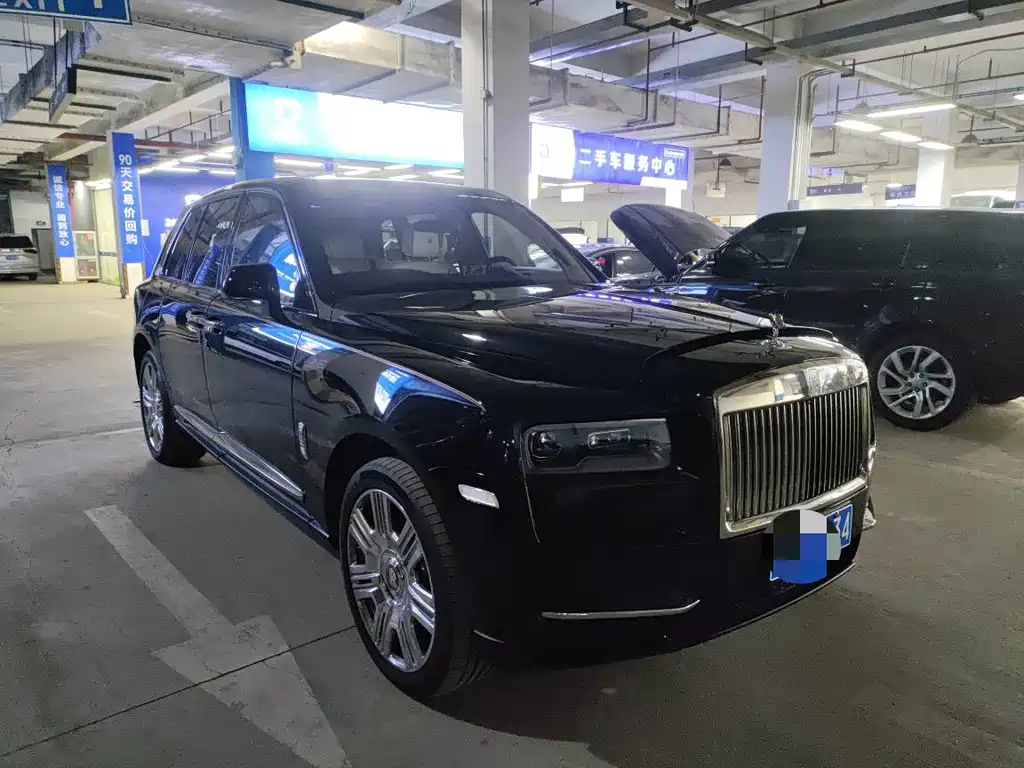 Rolls-Royce Cullinan 2018 мест