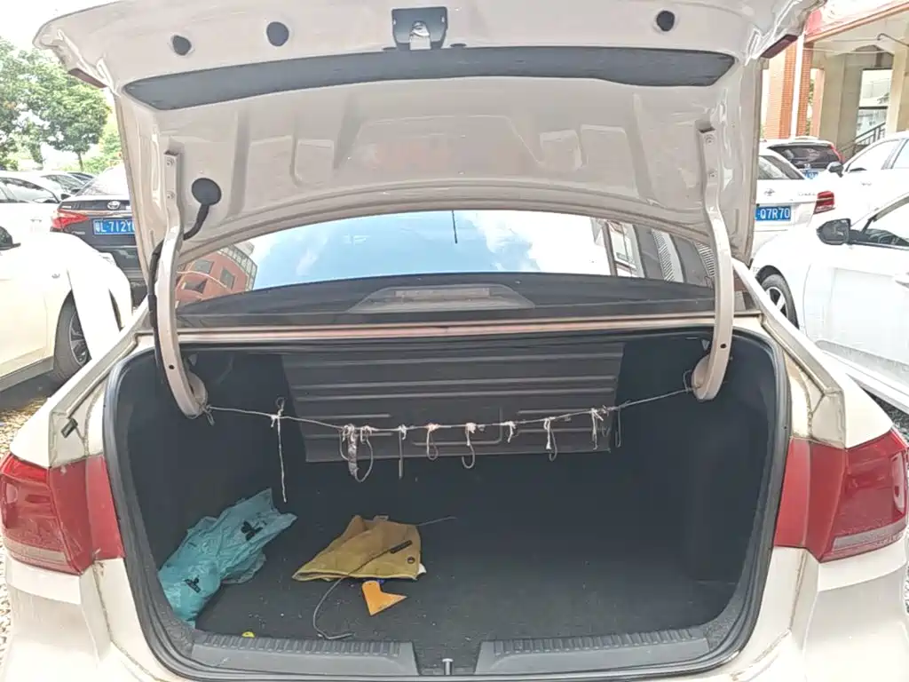 Volkswagen Santana — миниатюра 19