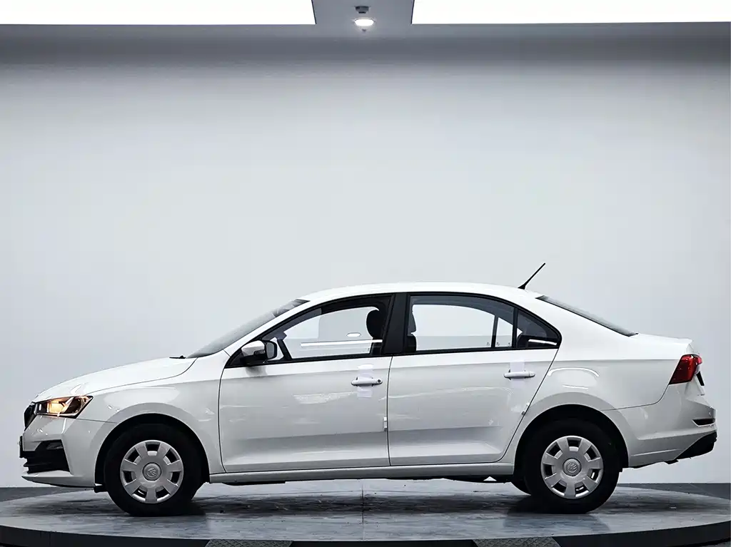 Skoda Rapid — миниатюра 5