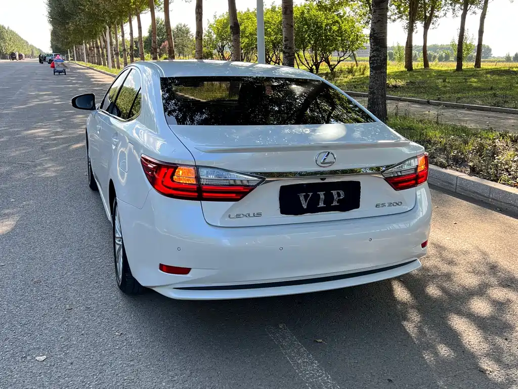 Lexus ES — миниатюра 6