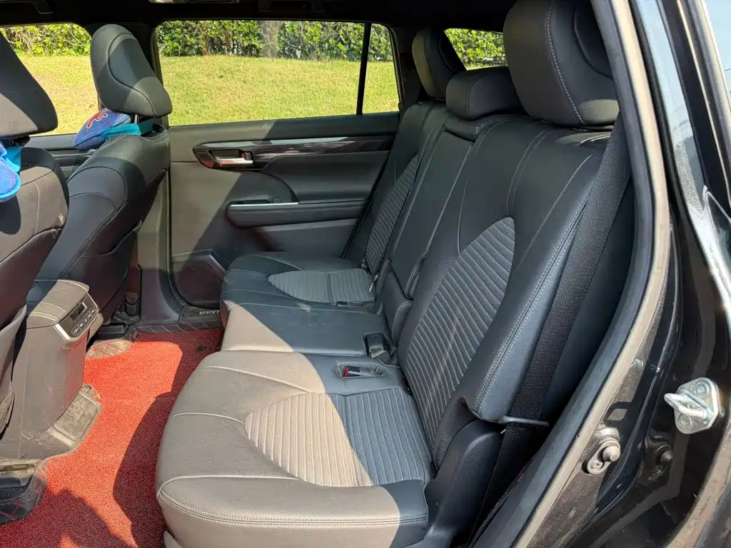 Toyota Crown Kluger — миниатюра 12