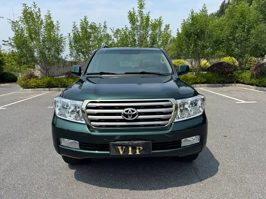 Toyota Land Cruiser 2010 4.0L AT VX