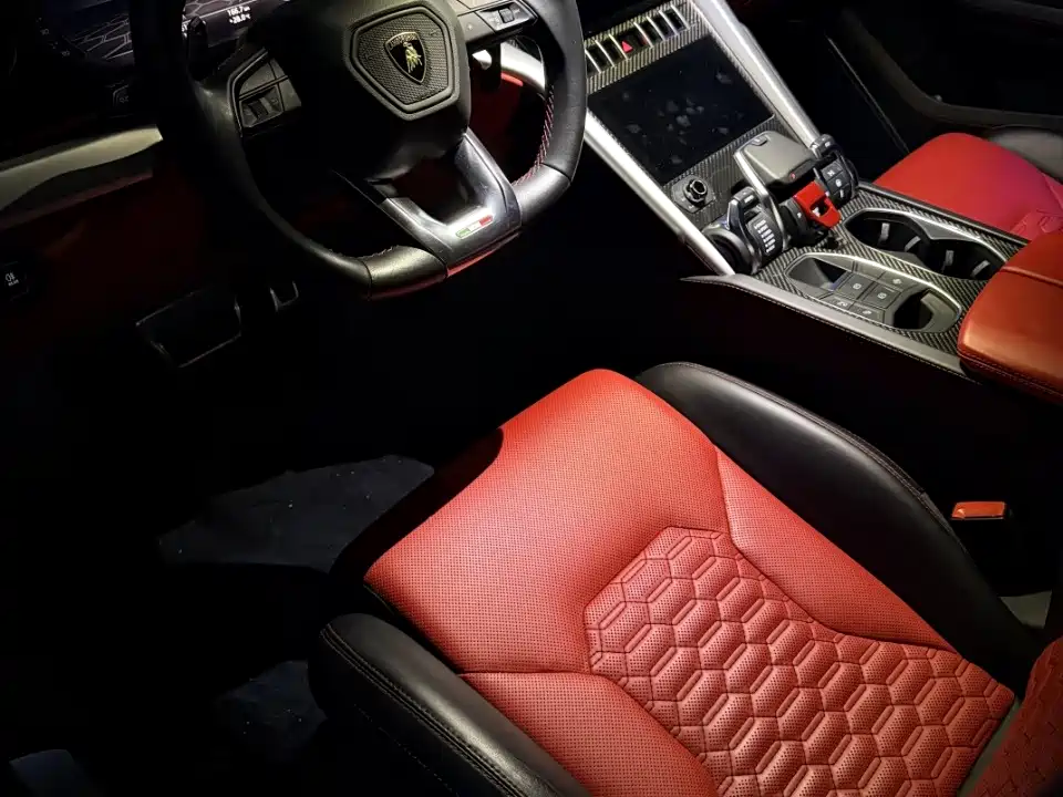 Lamborghini Urus — миниатюра 3