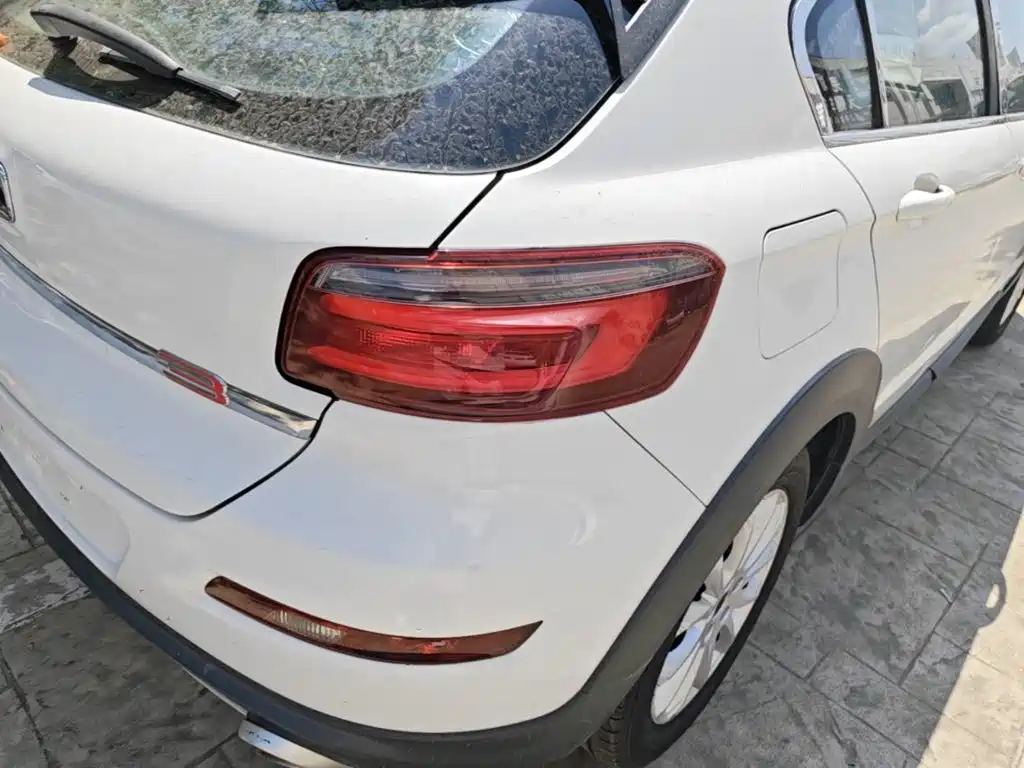 Qoros Qoros 3 — миниатюра 8