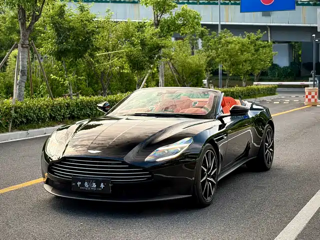Aston Martin DB 11 2023 4.0 T V 8 Volante — фото 1