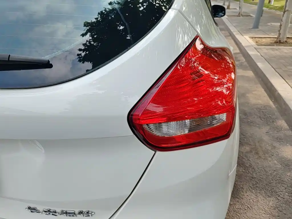 Ford Focus — миниатюра 8