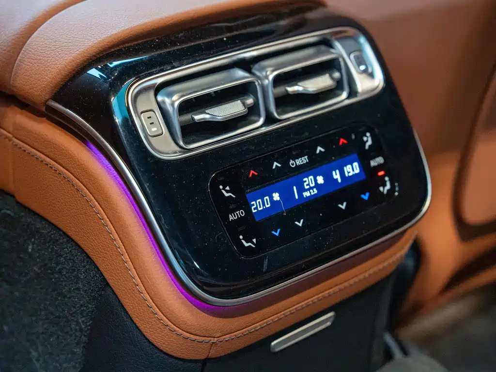 Mercedes-Benz S-Class — миниатюра 23