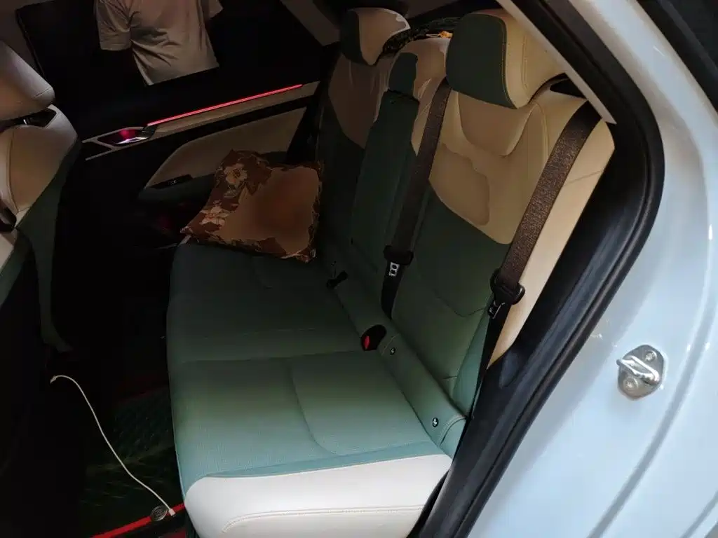Geely L HiP — миниатюра 18
