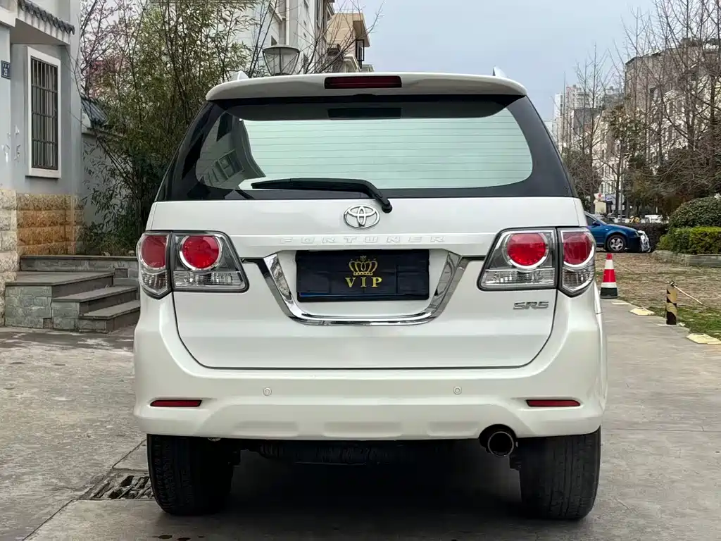 TOYOTA FORTUNER