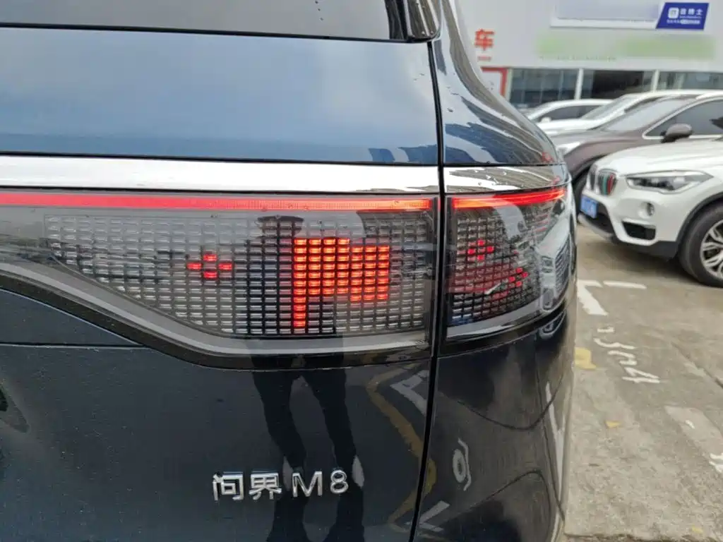 Aito M8 2025 Ultra 53.4kWh 5 мест (192 ）