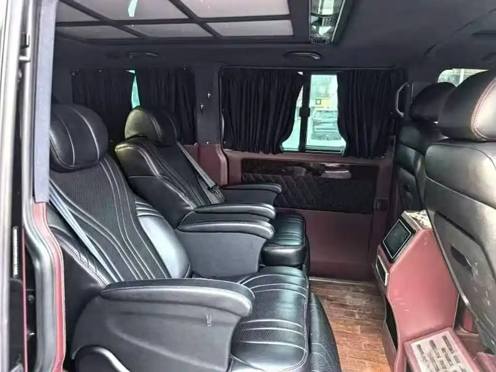 Volkswagen Multivan — миниатюра 2