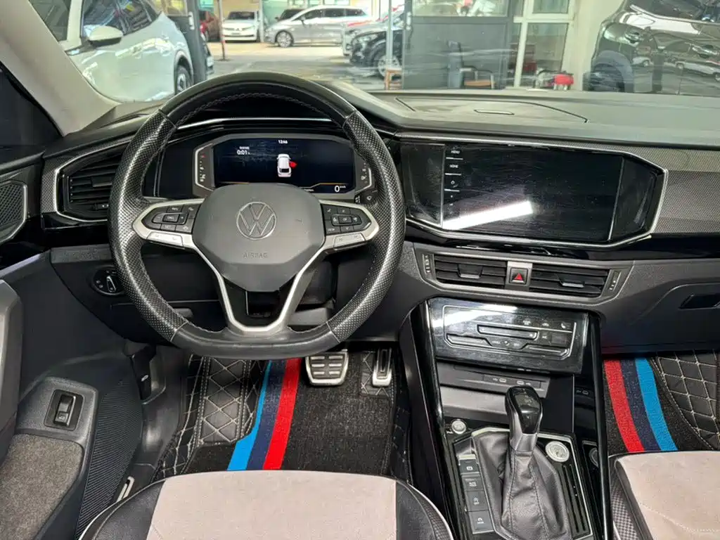 Volkswagen X — миниатюра 21