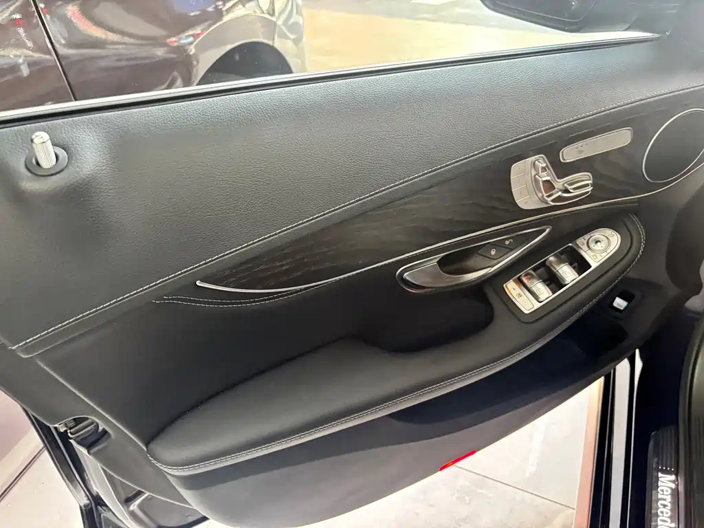 Mercedes-Benz C-Class — миниатюра 5