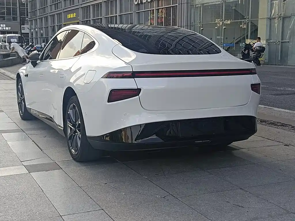 XPeng P7 — миниатюра 6