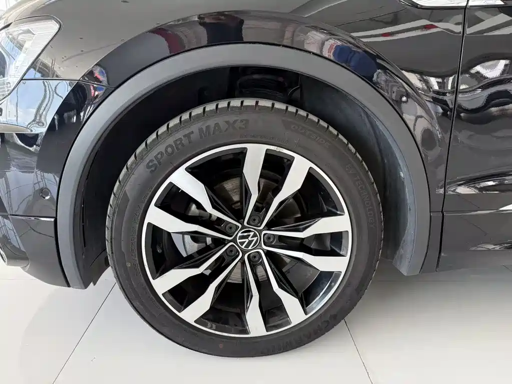 Volkswagen Tiguan L L 2021 330TSI AT R-Line