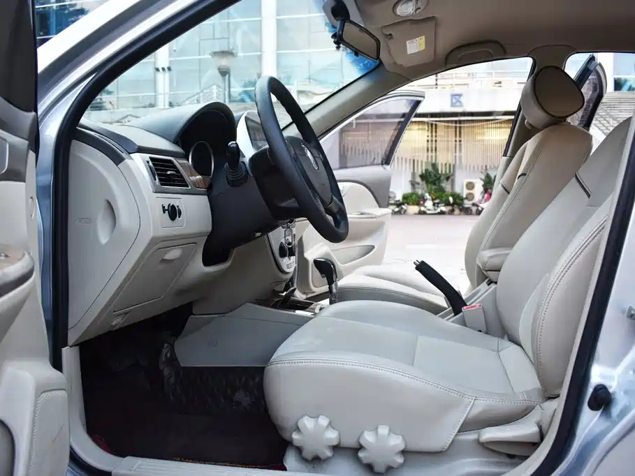 Buick Excelle — миниатюра 10