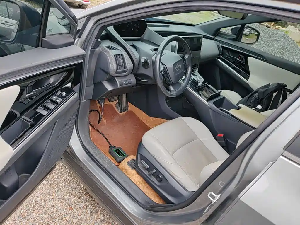 Toyota bZ4X — миниатюра 16