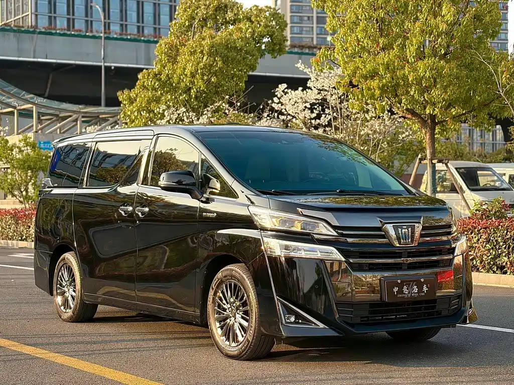 Toyota Vellfire — миниатюра 3