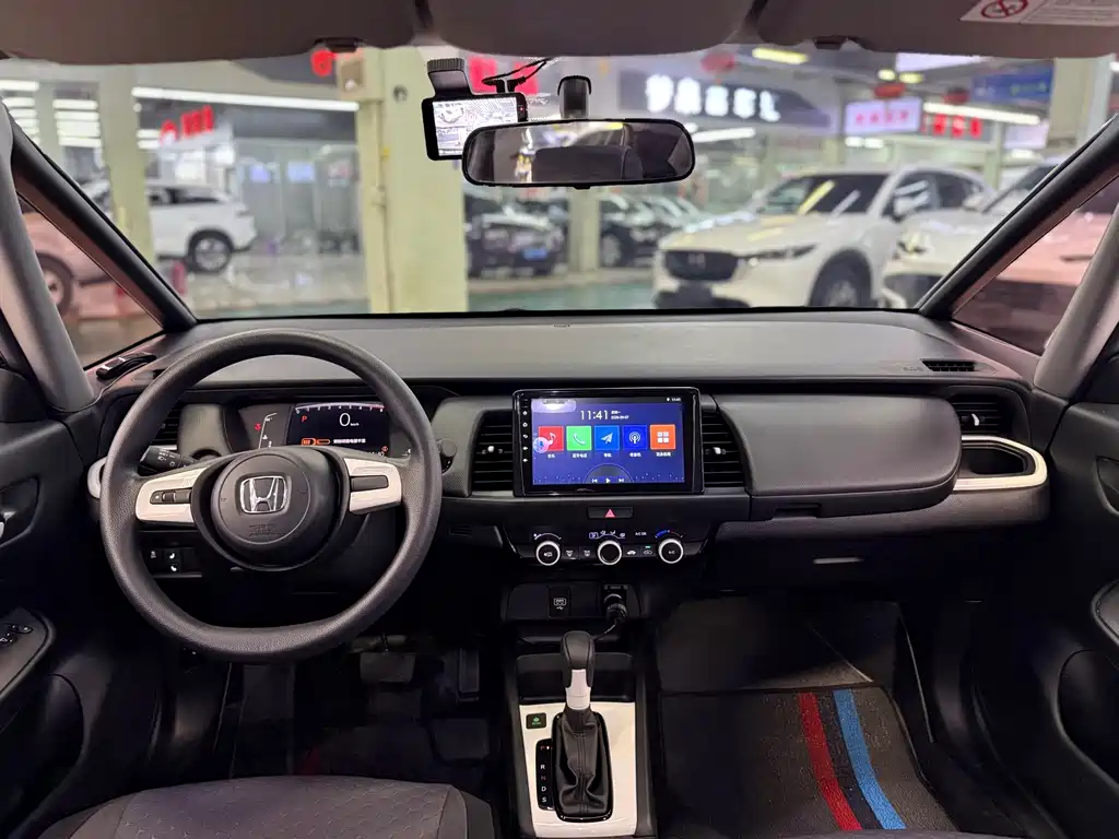 Honda Fit — миниатюра 9