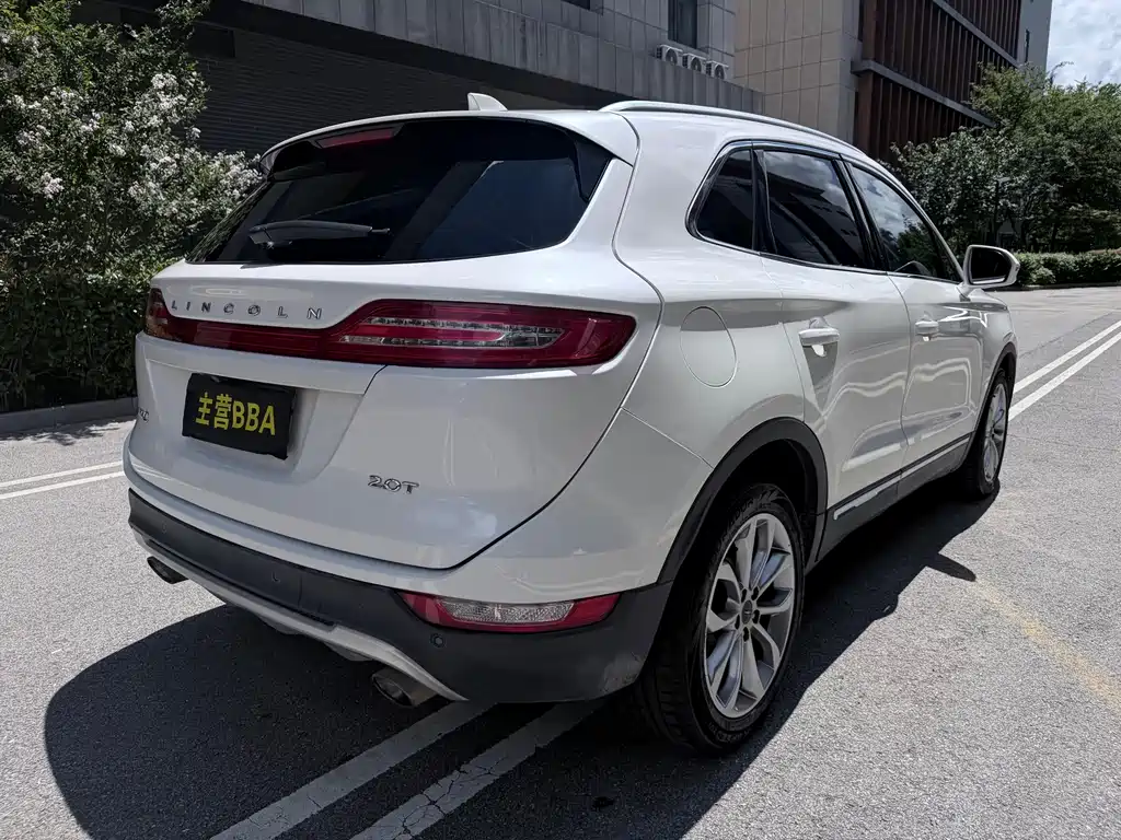 Lincoln MKC — миниатюра 14