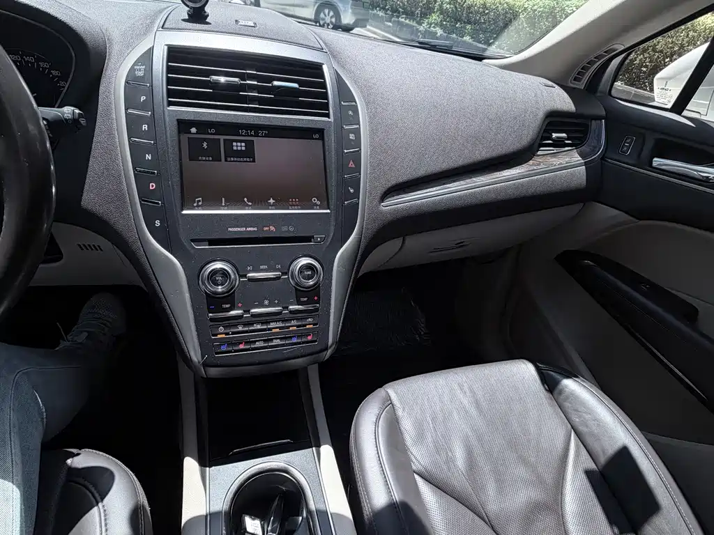 Lincoln MKC — миниатюра 11