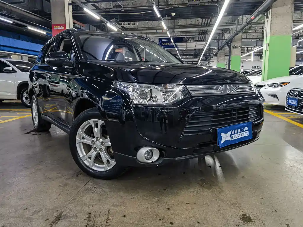 Mitsubishi Outlander (Import) — миниатюра 3