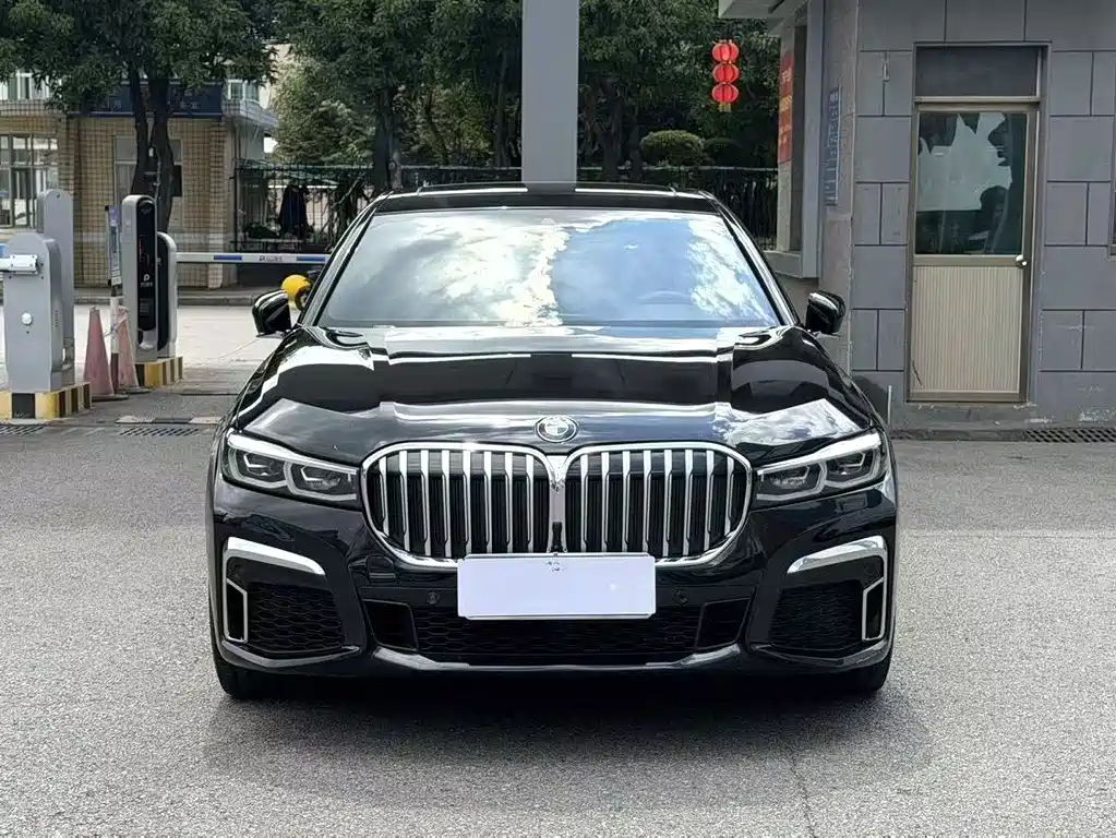 BMW 7 Series — миниатюра 2
