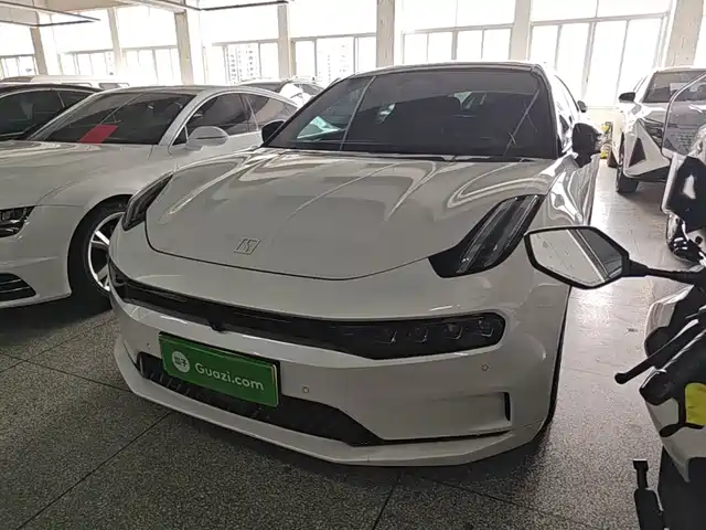 2022 Zeekr 001