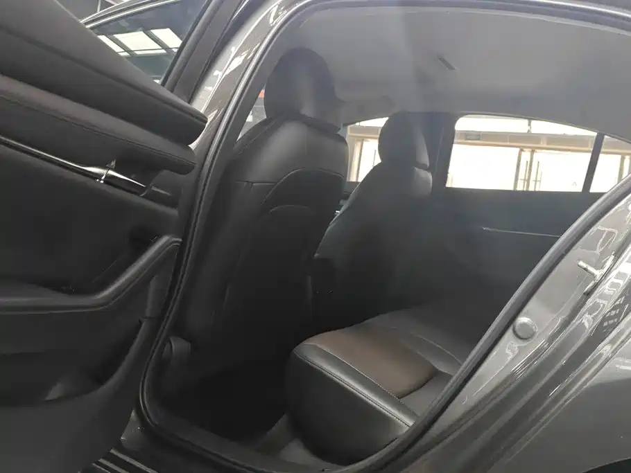 Mazda 3 Axela — миниатюра 11