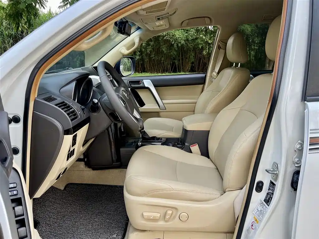 Toyota Land Cruiser Prado 2014 2.7L AT Standard