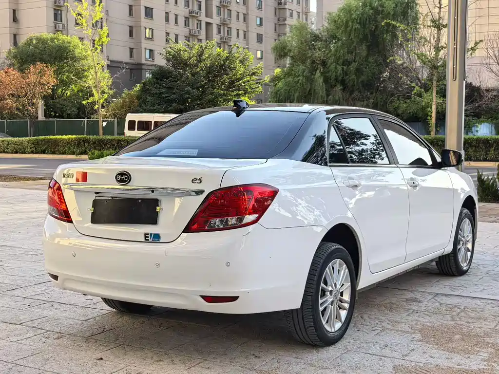 BYD e5 — миниатюра 9