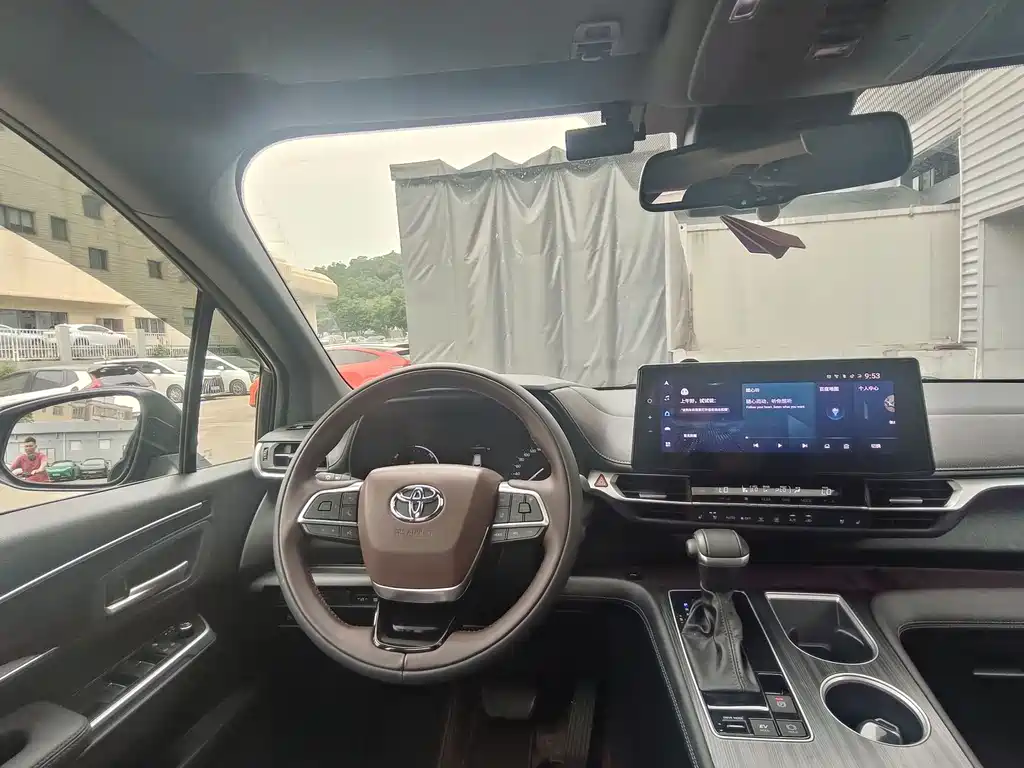 Toyota Sienna — миниатюра 11