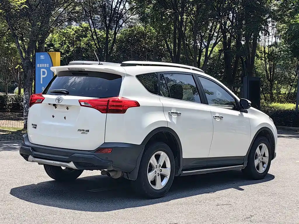 Toyota RAV4 — миниатюра 14