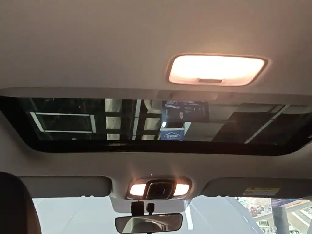 Hyundai Elantra — миниатюра 18