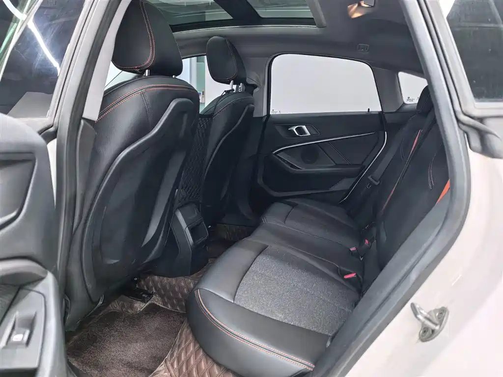 BMW 2 Series (Import) — миниатюра 9