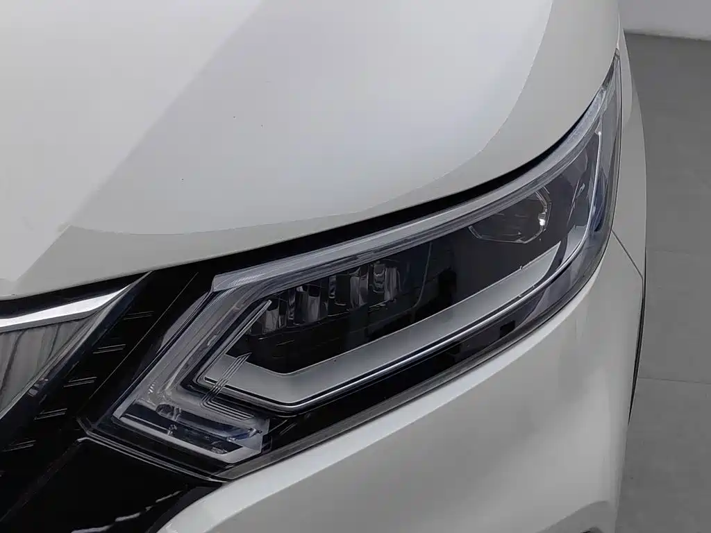 Nissan Qashqai — миниатюра 7