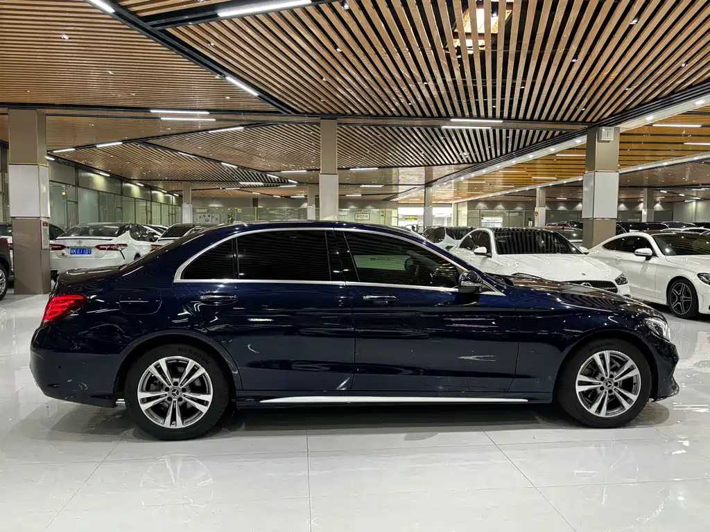 Mercedes-Benz C-Class — миниатюра 7