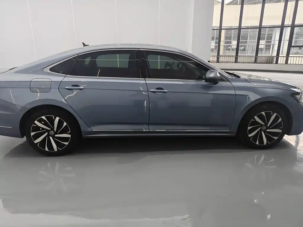 Volkswagen Passat — миниатюра 4