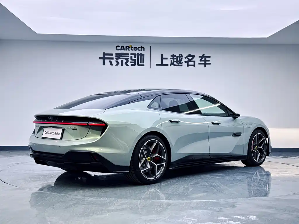 LOTUS SPORTS CAR EMEYA FLOWERS