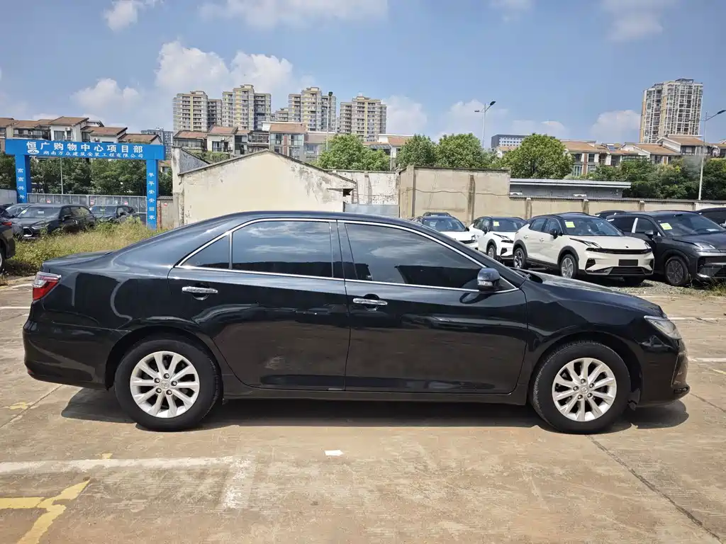 Toyota Camry — миниатюра 10
