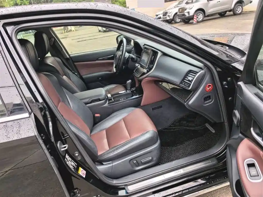 Toyota Crown 2018 2.0T Sport