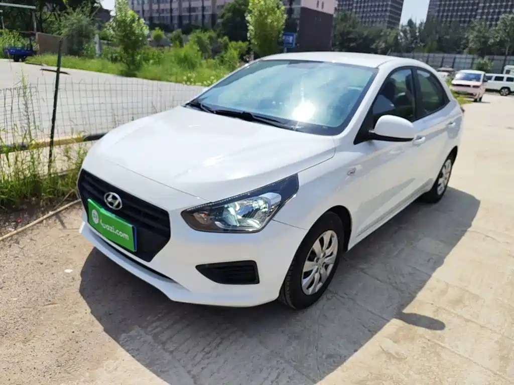 Hyundai Verna - фото 2