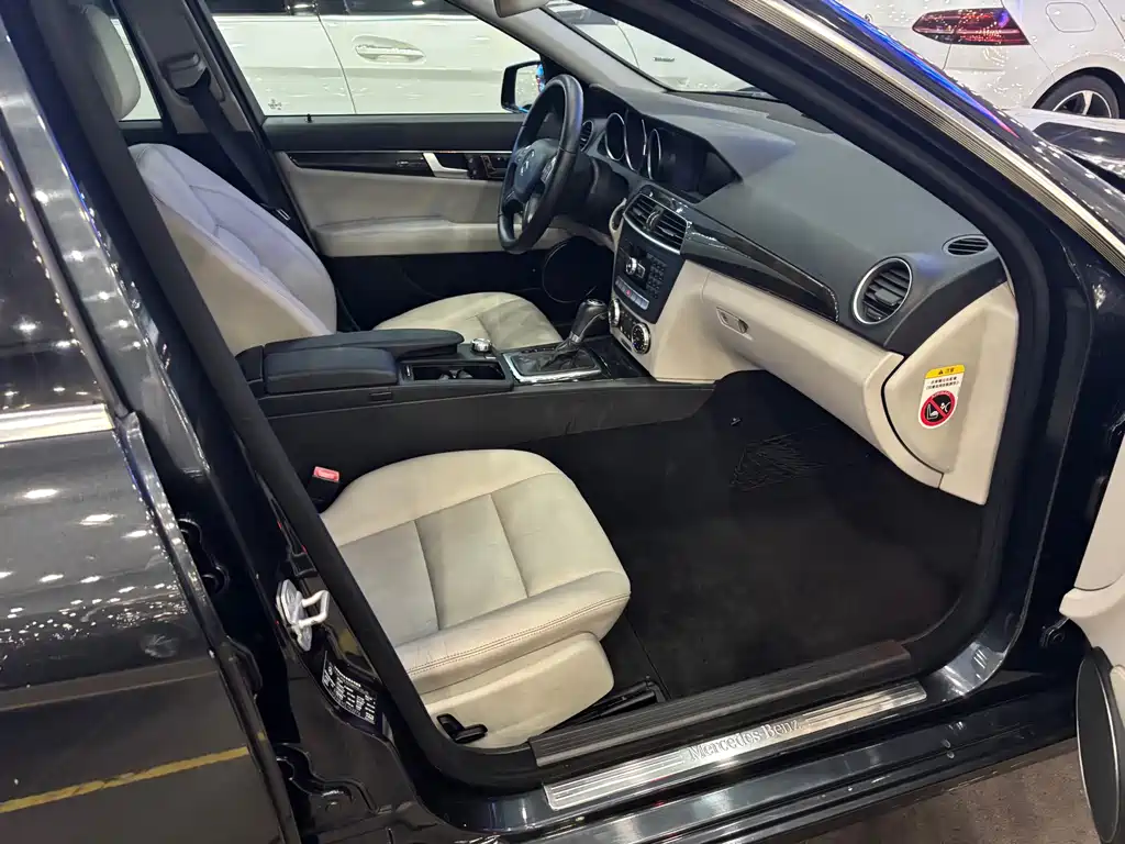 Mercedes-Benz C-Class — миниатюра 5