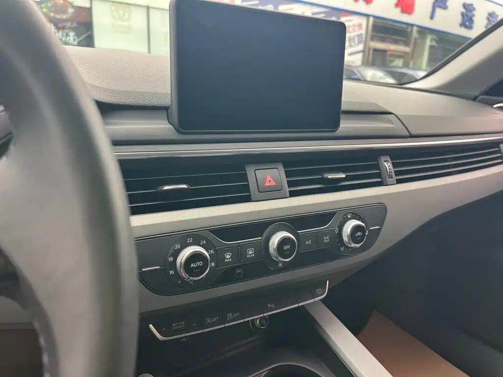 Audi A4L — миниатюра 8