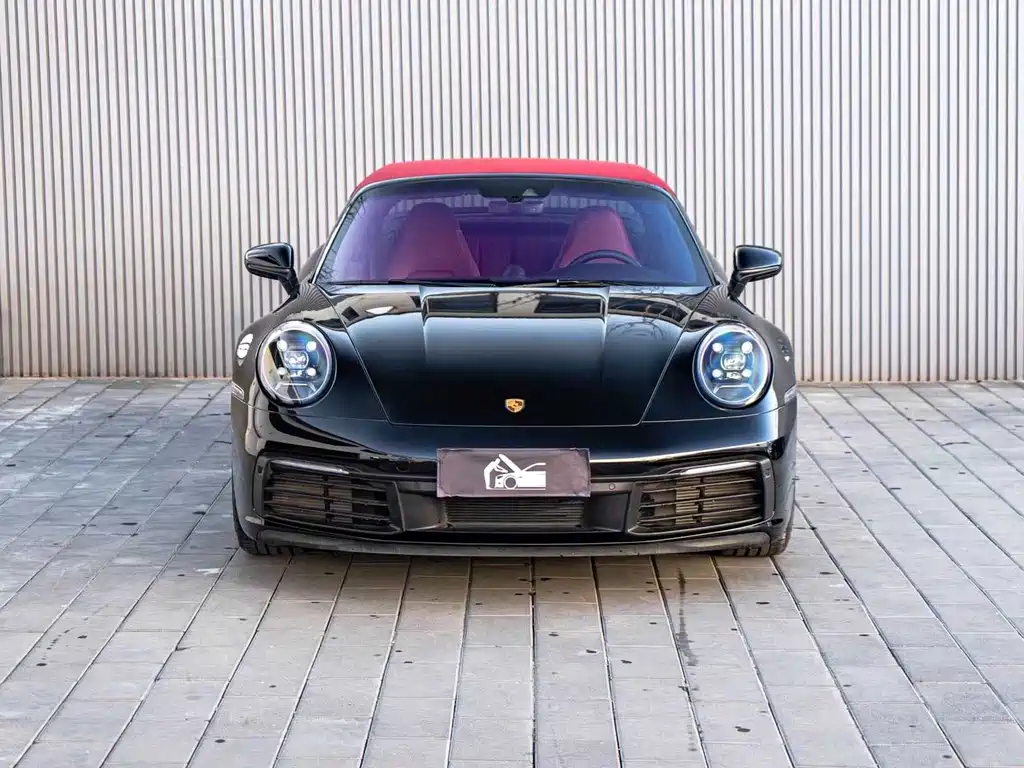 PORSCHE 911