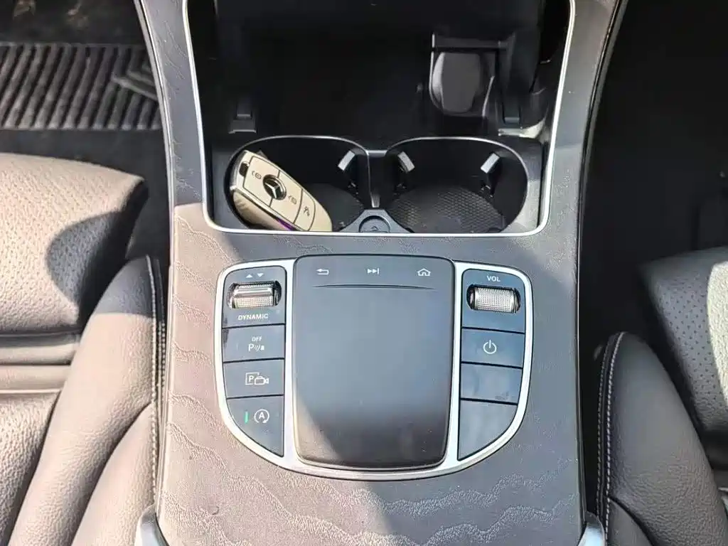 Mercedes-Benz C-Class — миниатюра 9