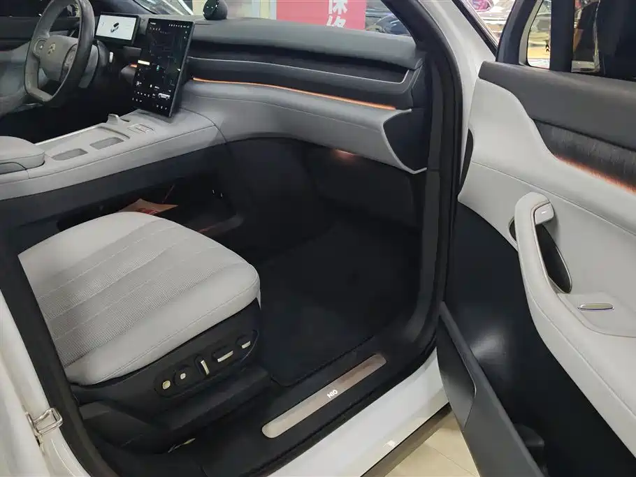 NIO ES8 2024 75kWh