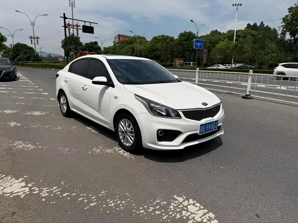 Kia K2 — миниатюра 3