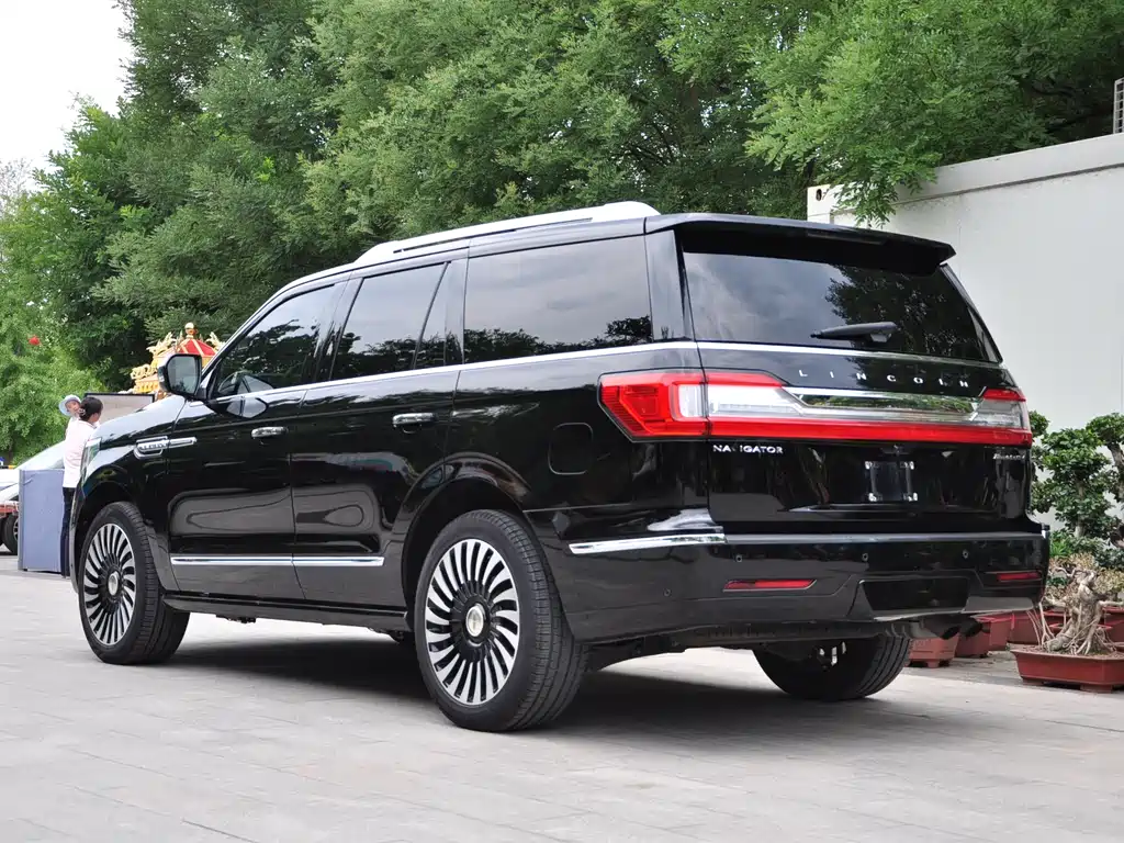 Lincoln Navigator 2018 3.5T V
