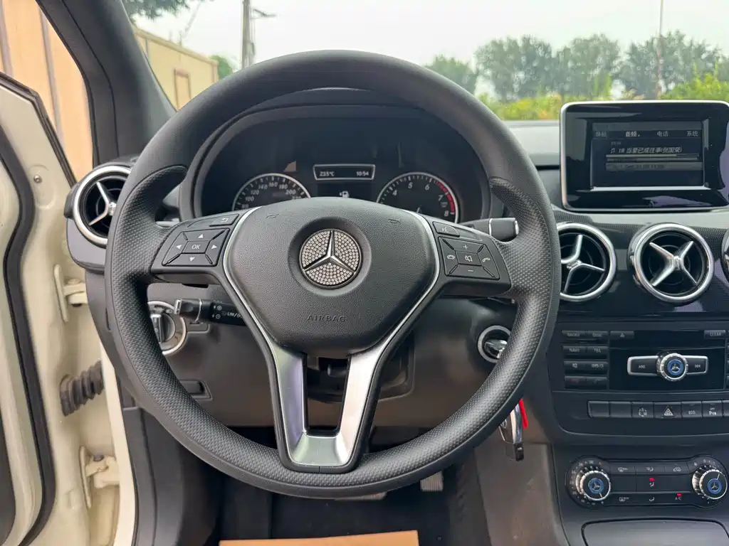 Mercedes-Benz B-Class — миниатюра 10